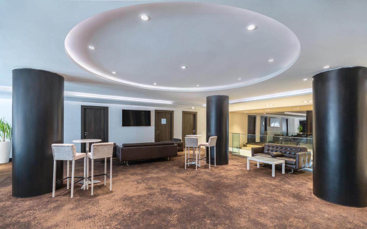 Radisson Hotel Sfax Exterior photo The lounge at the airport