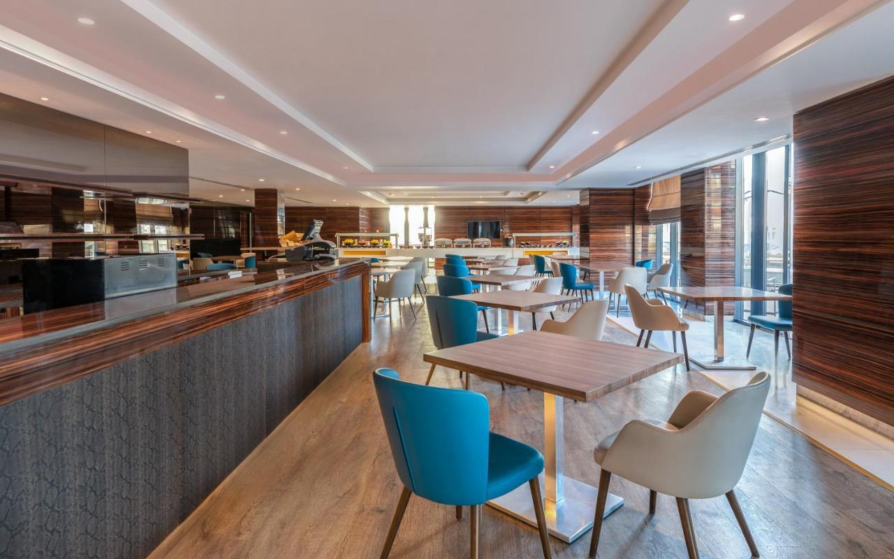 Radisson Hotel Sfax Exterior photo The lounge at the airport