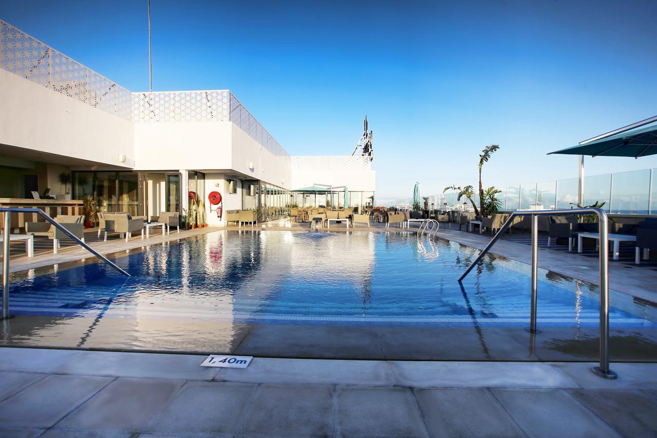 Radisson Hotel Sfax Exterior photo The rooftop pool at the hotel