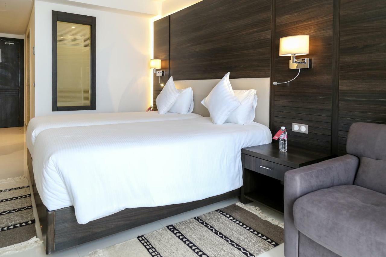 Radisson Hotel Sfax Exterior photo A room at the hotel